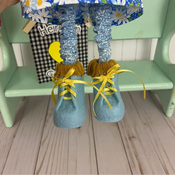 ❌SOLD❌Gnome Spring Blue Daisy Girl Yellow Floral Felt Hat Handmade Female - Picture 14 of 15